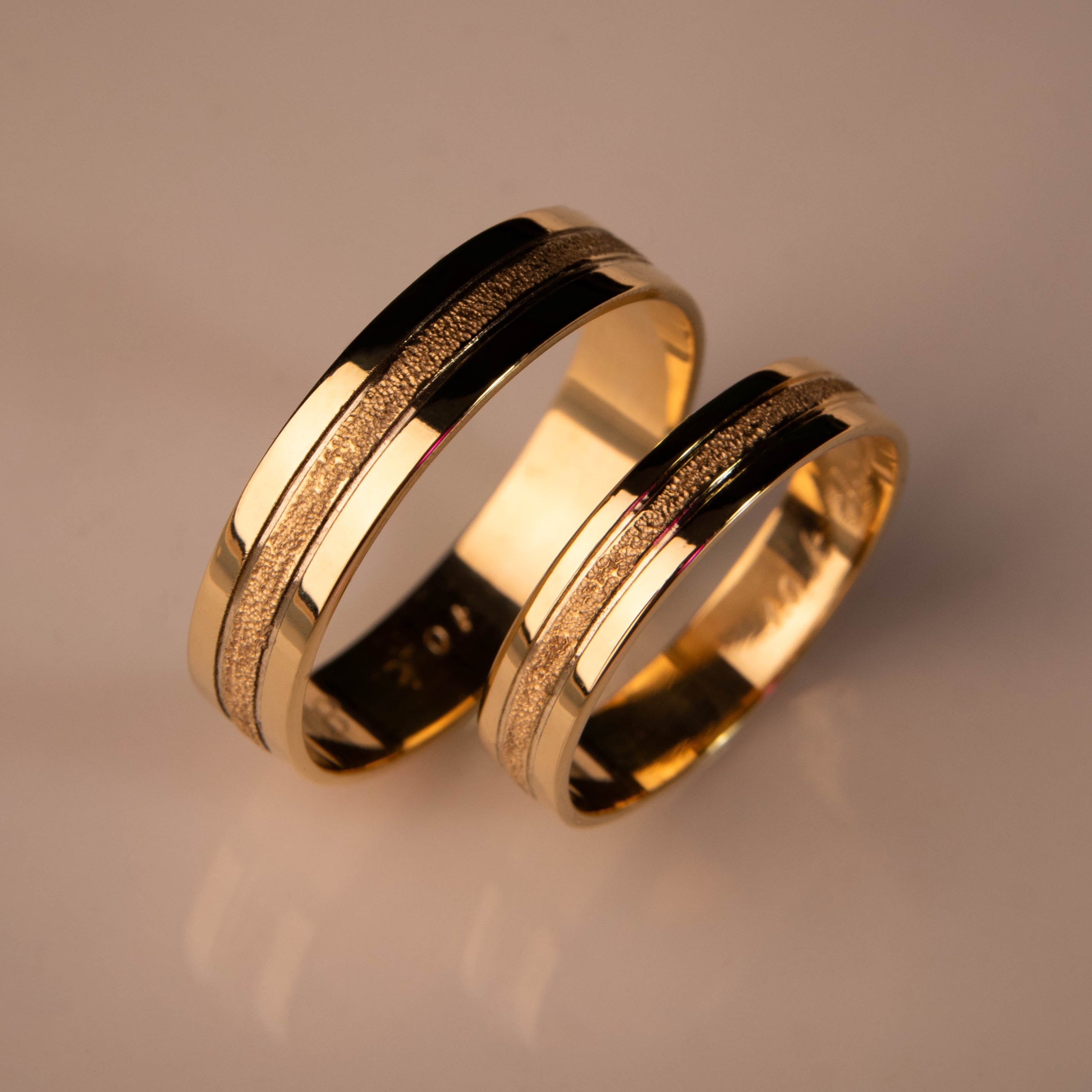 Anillo Craquel MID de Oro 10k