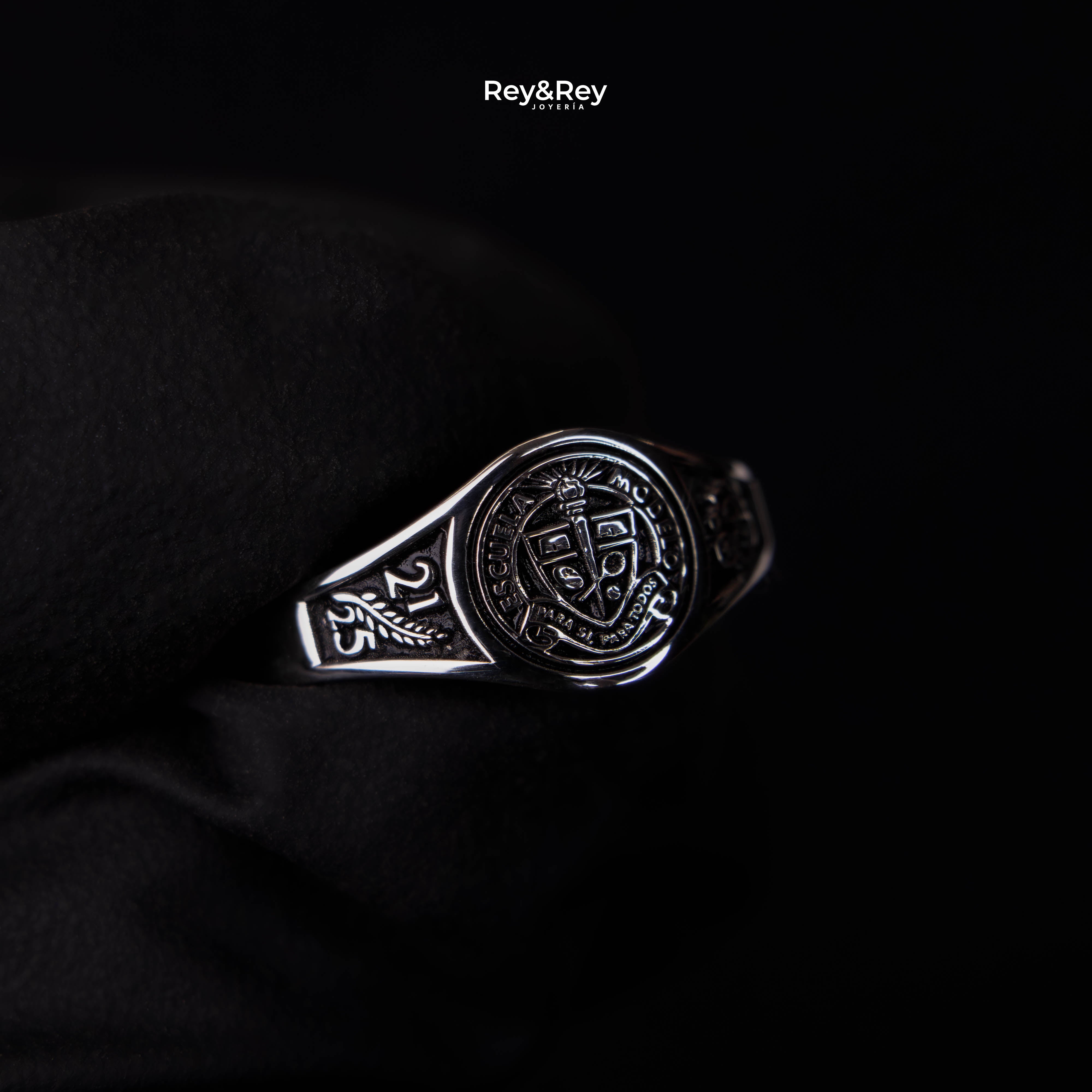 Anillo Graduación Round Plata