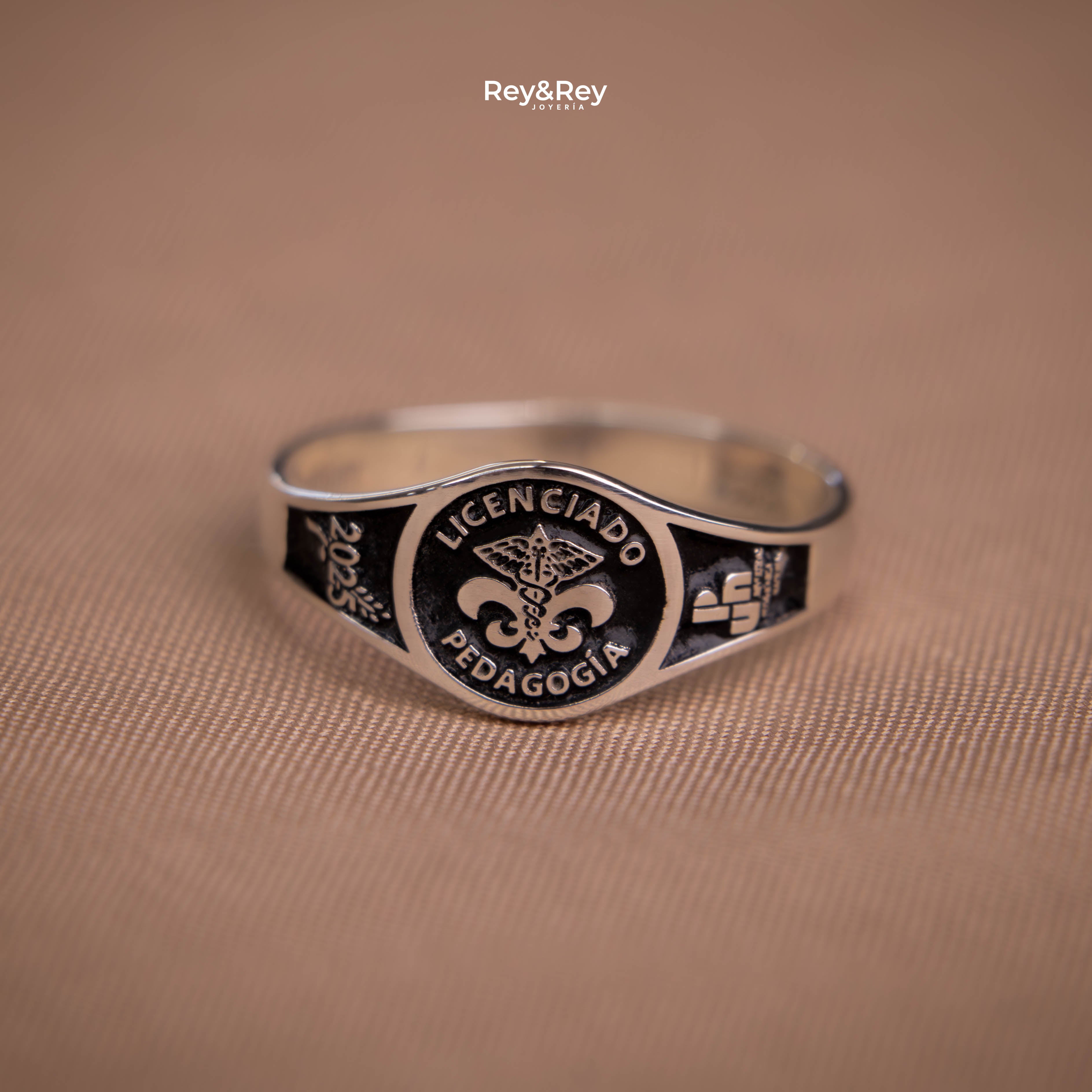 Anillo Graduación Round Plata