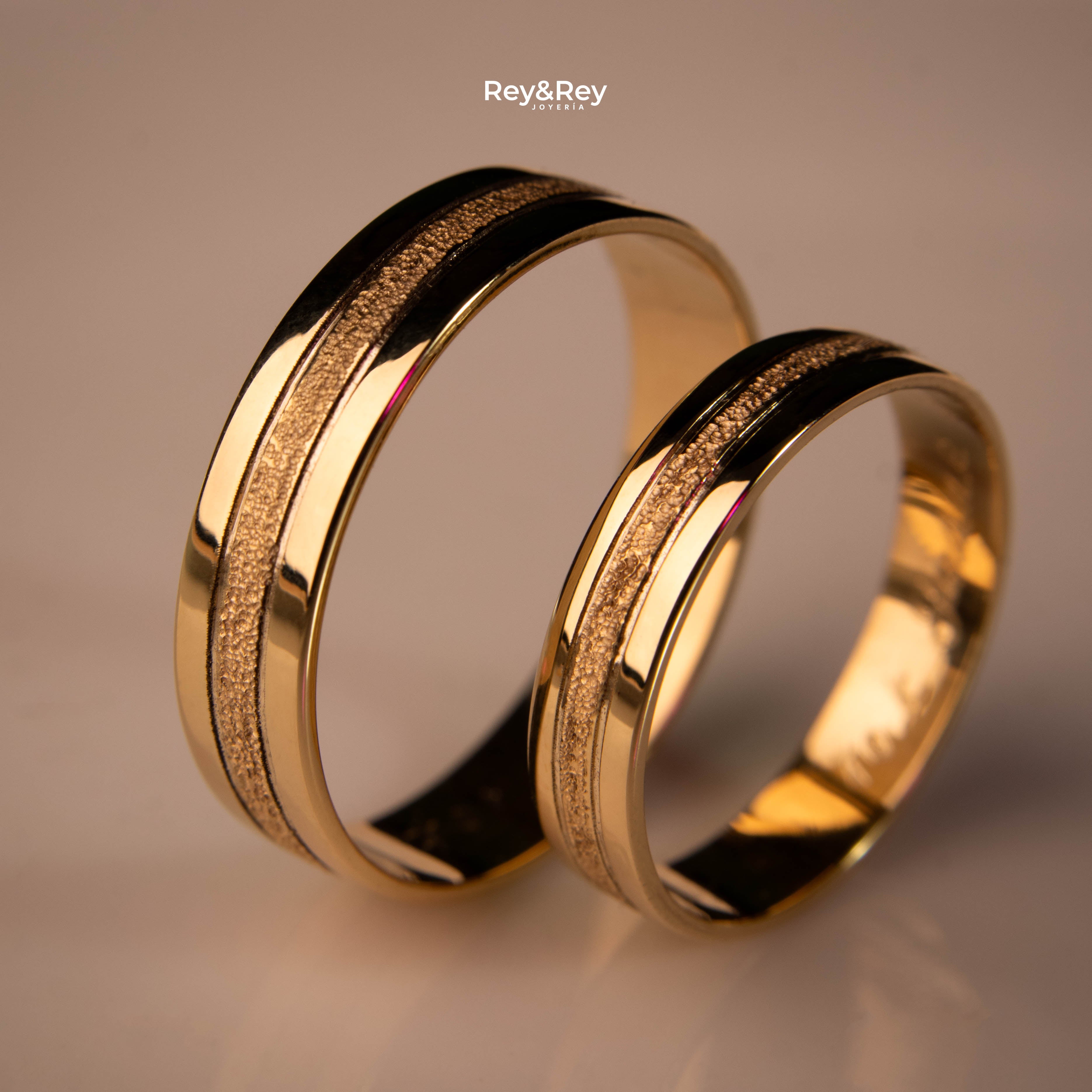 Anillo Craquel MID de Oro 10k