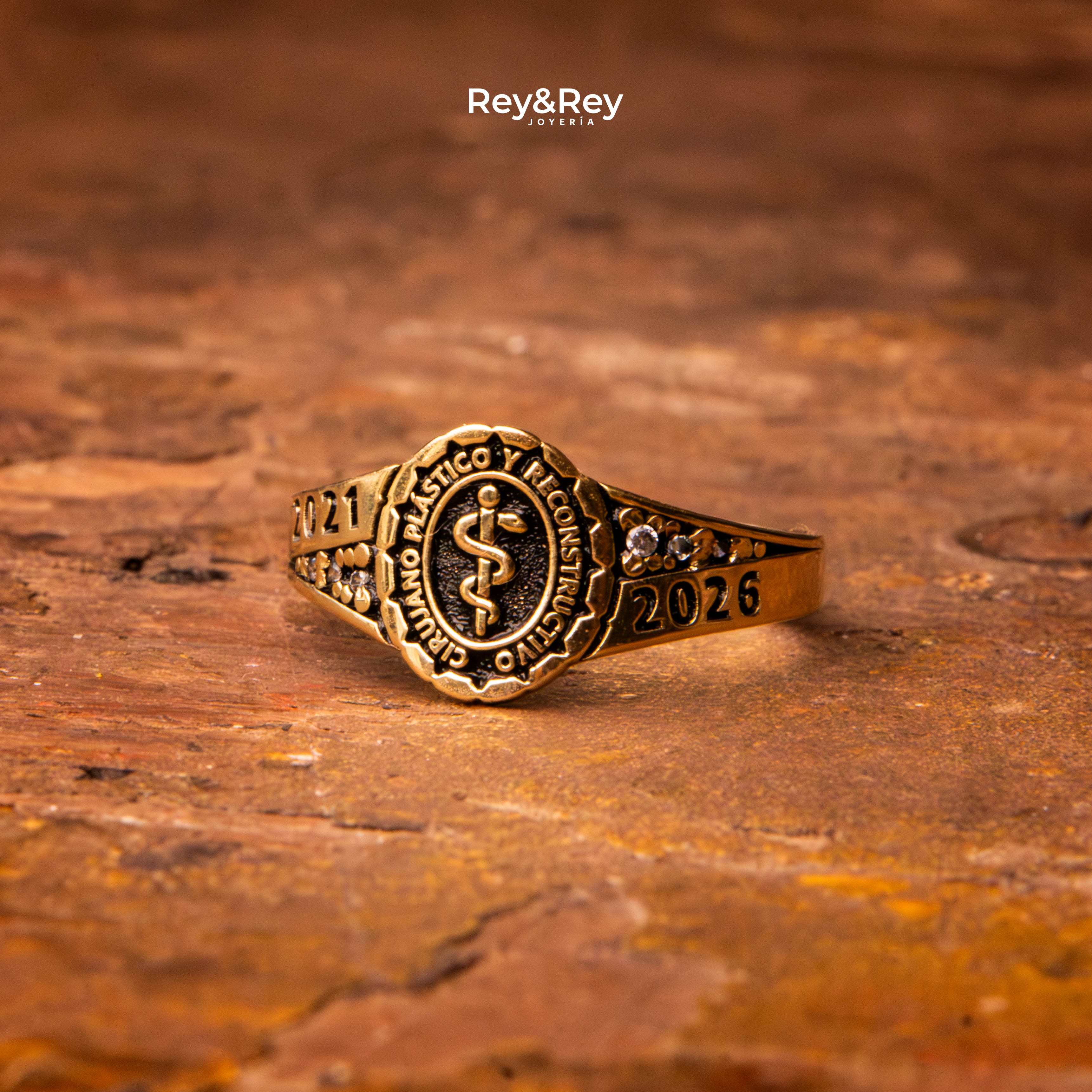 Anillo Graduacion Continente Oro