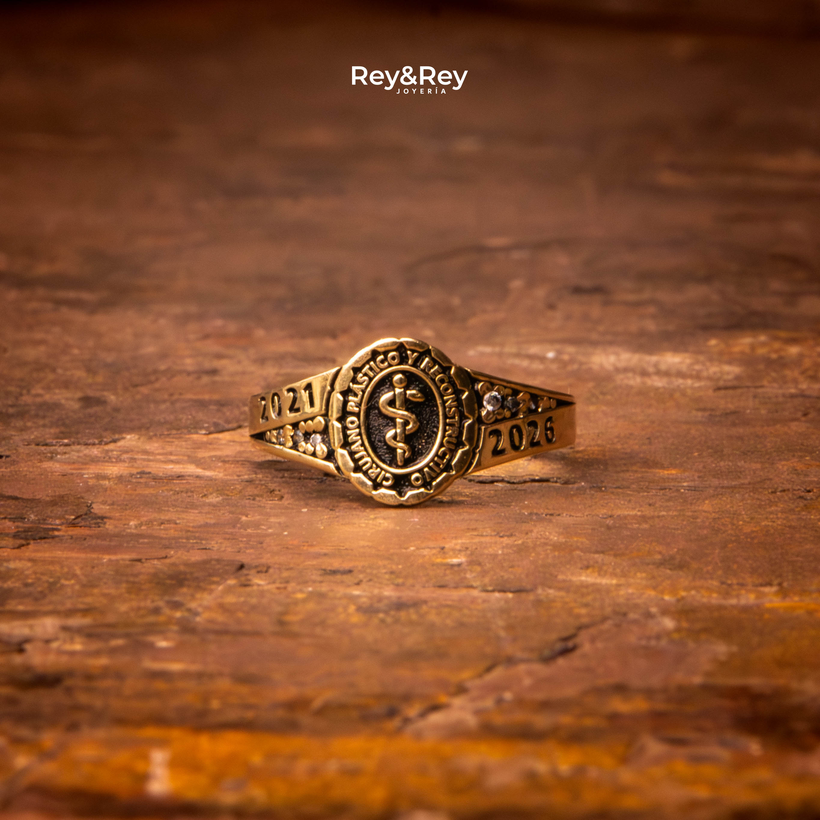 Anillo Graduacion Continente Oro