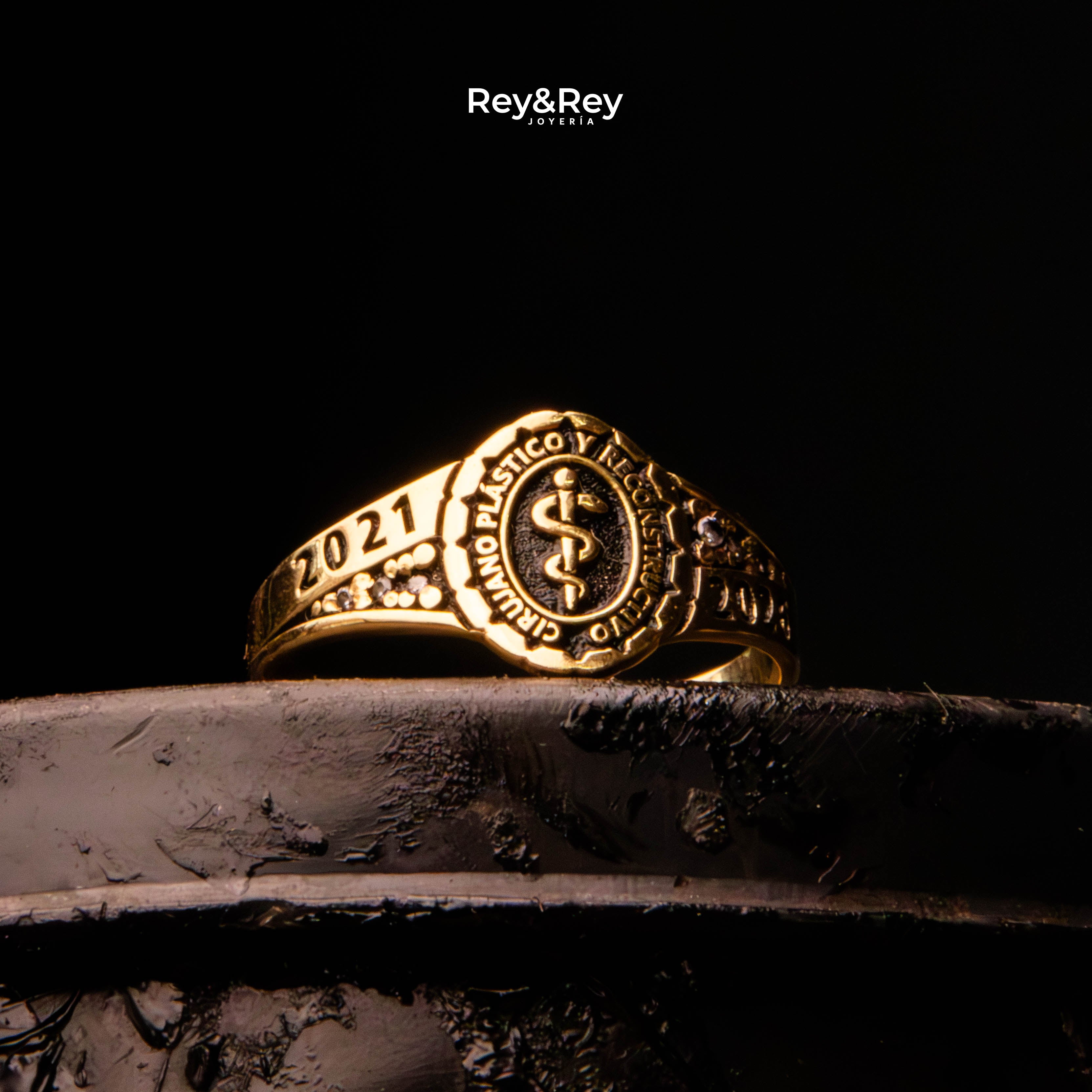 Anillo Graduacion Continente Oro