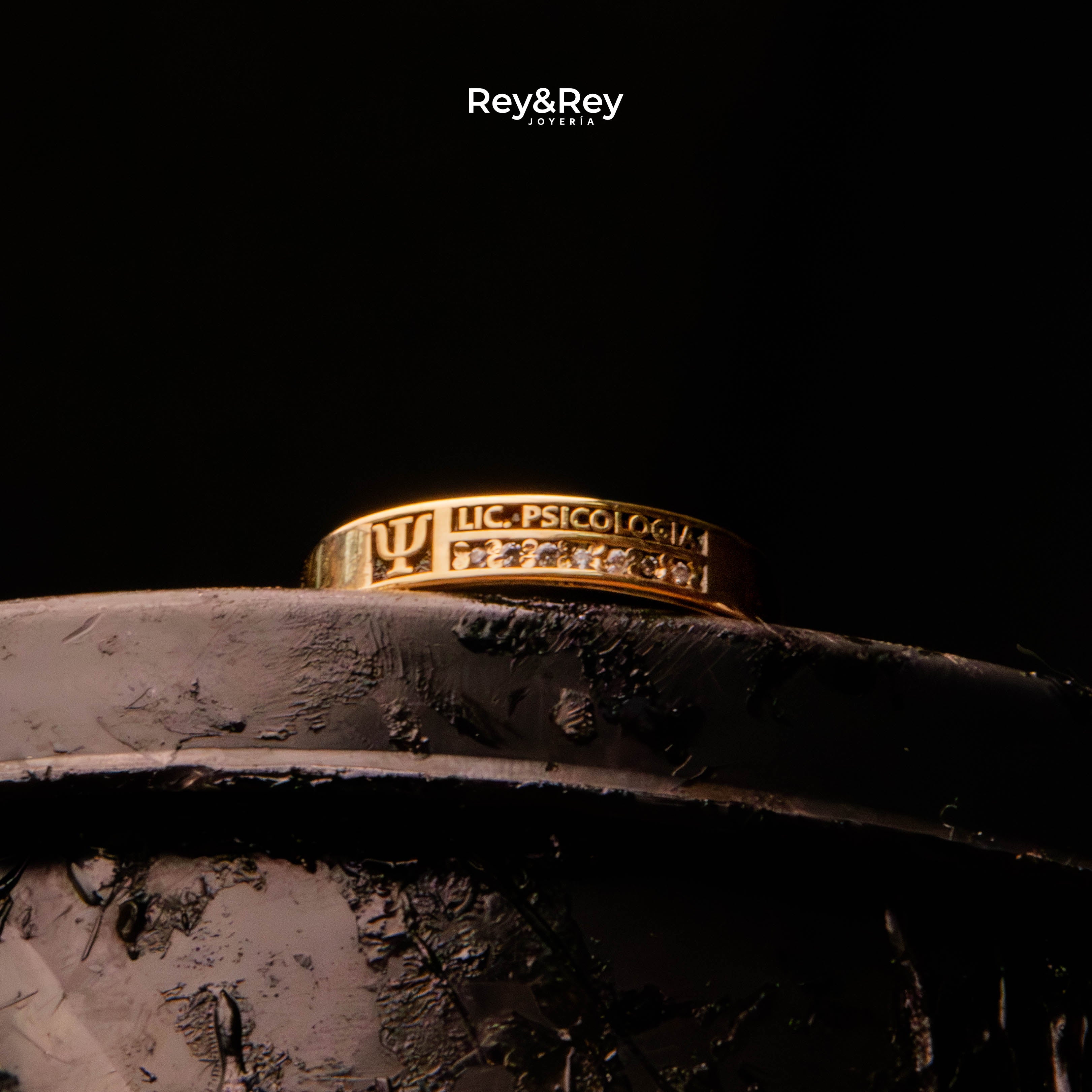 Anillo Graduación Excelencia Oro