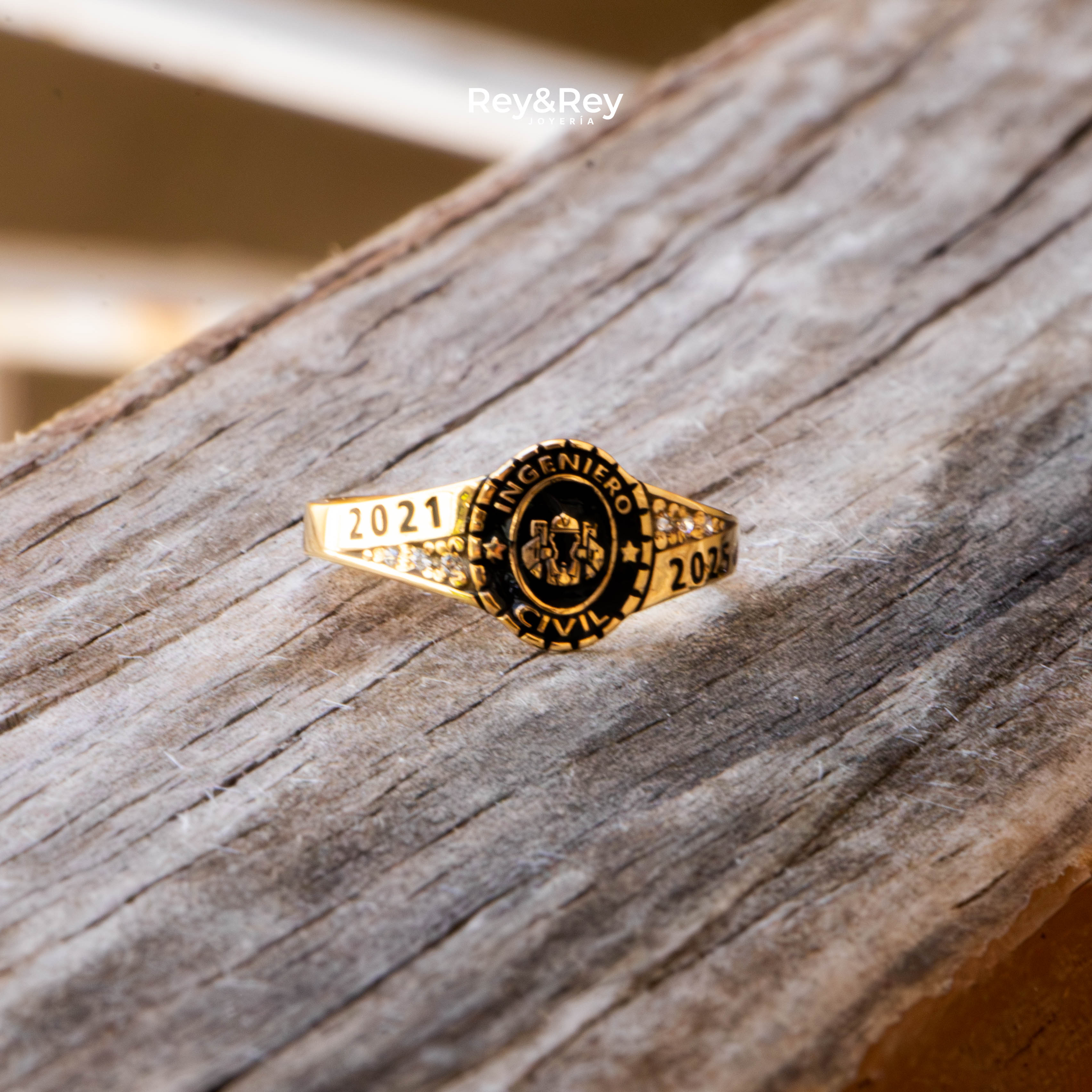 Anillo Graduacion Continente Oro