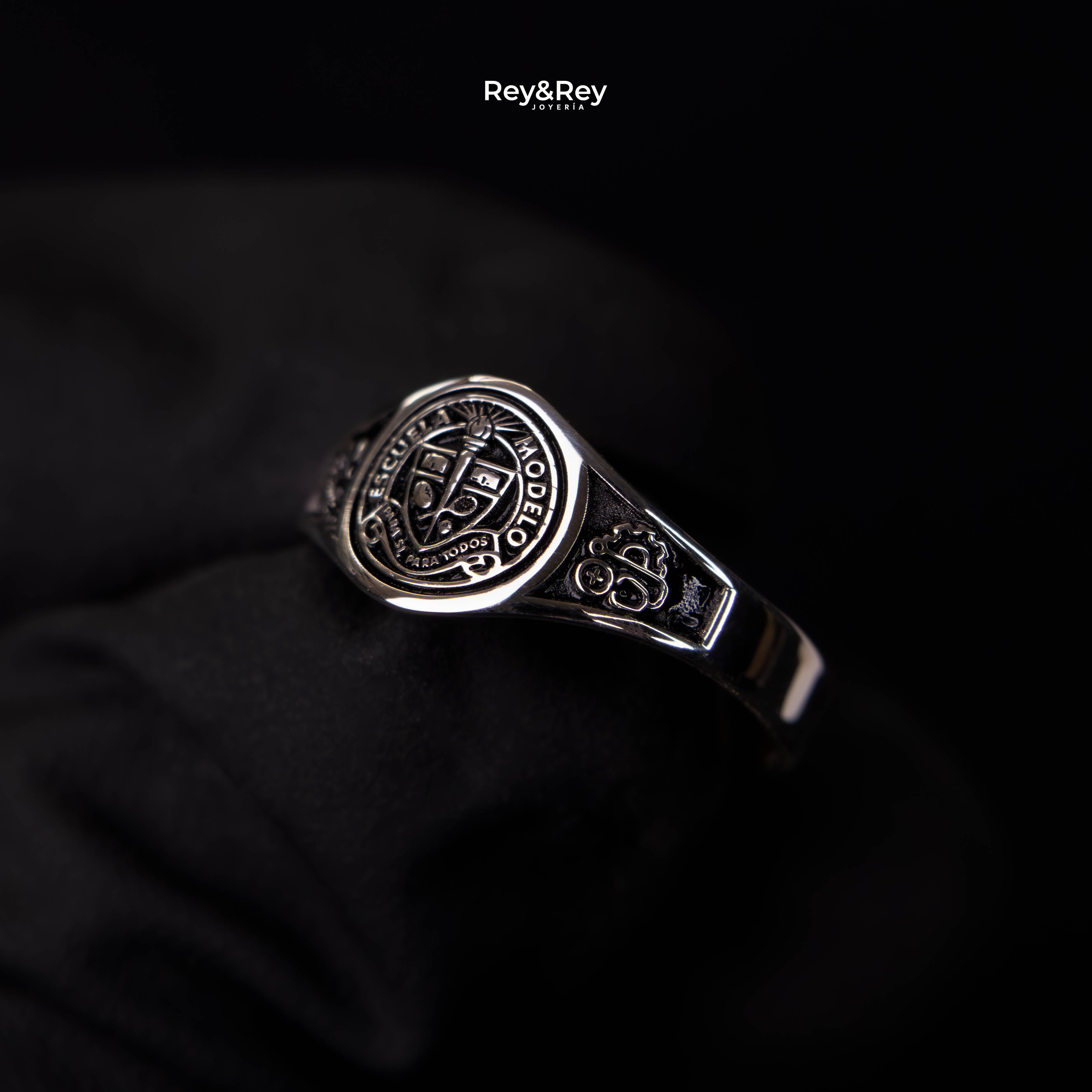 Anillo Graduación Round Plata