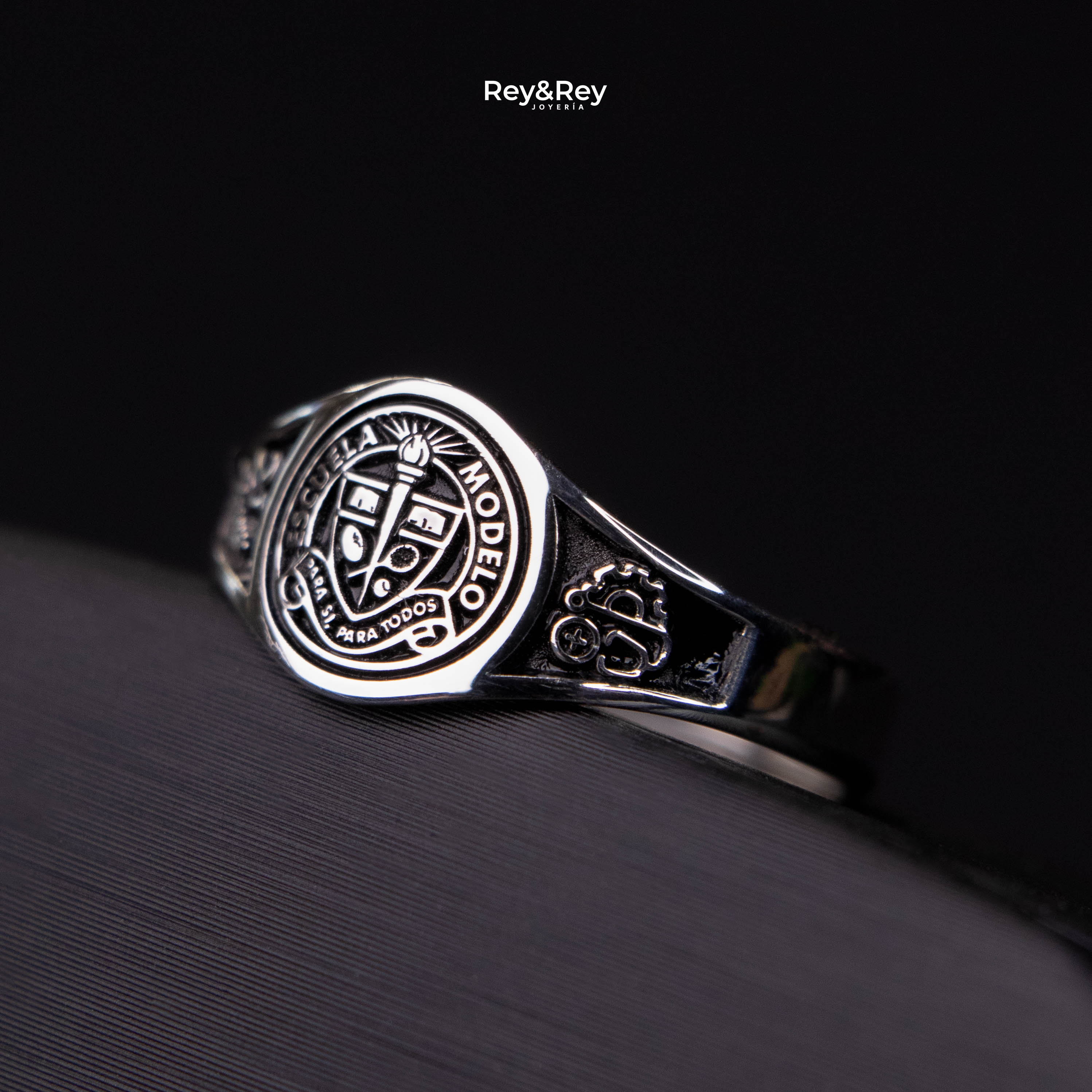 Anillo Graduación Round Plata