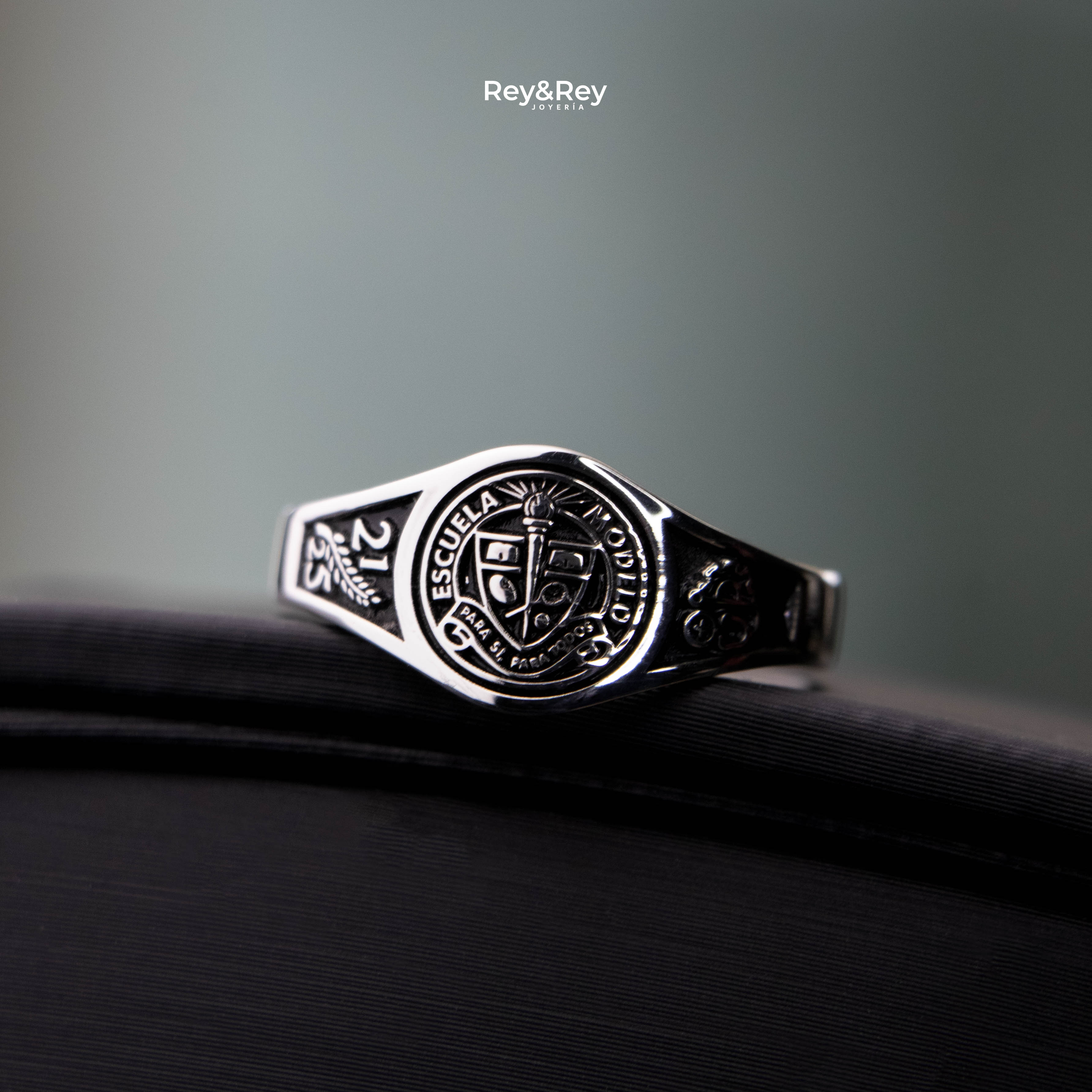 Anillo Graduación Round Plata