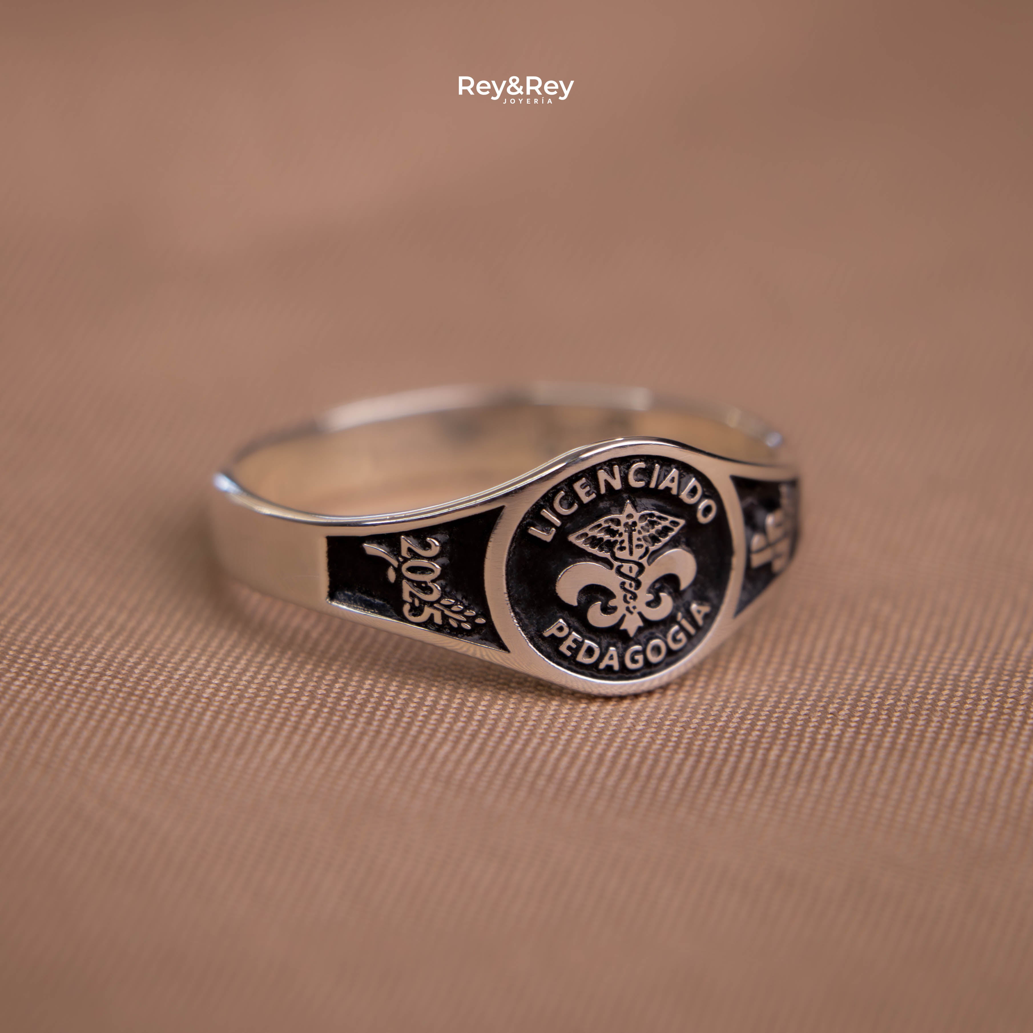 Anillo Graduación Round Plata